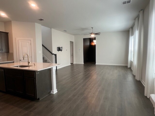 Building Photo - 160 Biscayne Dr