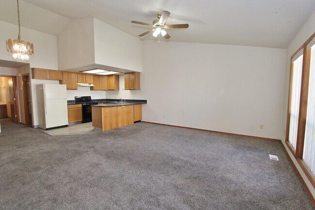 Foto del edificio - Single-Level Unit w/1-Car Garage