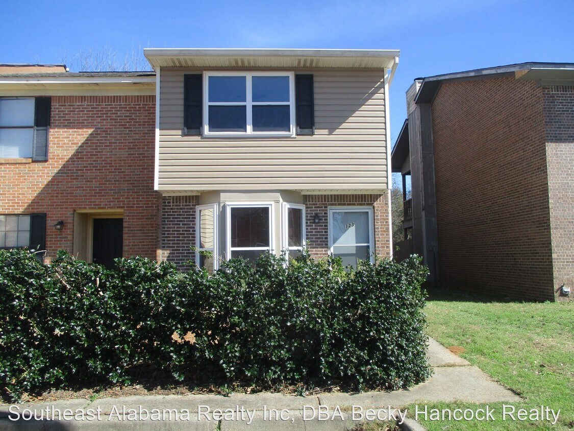 2 br, 1.5 bath House 123 Brian Ct House Rental in Daleville, AL