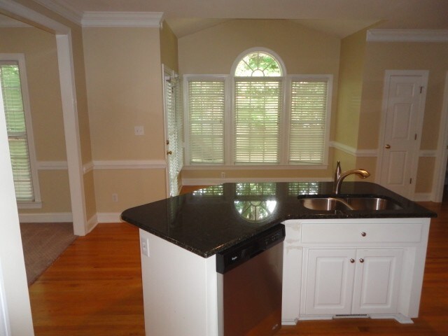 Foto del edificio - 8013 Looking Glass Court