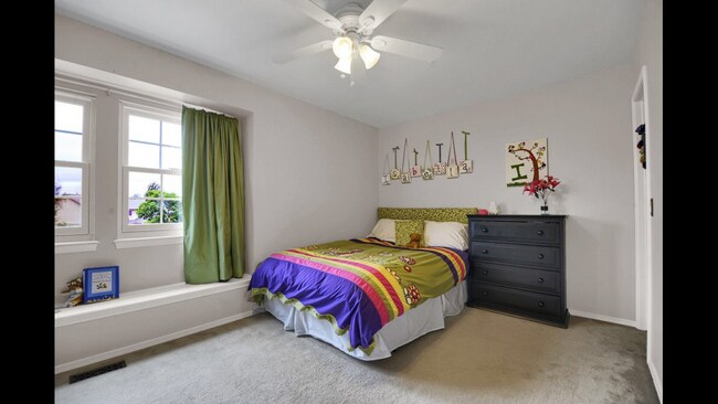 Foto del edificio - 2 Story Home for Rent in the Briargate Area