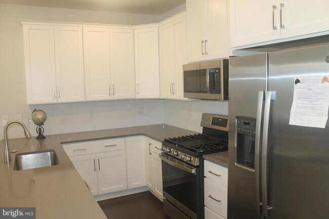 Building Photo - 4818 Franklin Cir