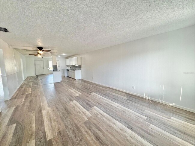 Foto del edificio - 383 Winter Ridge Blvd