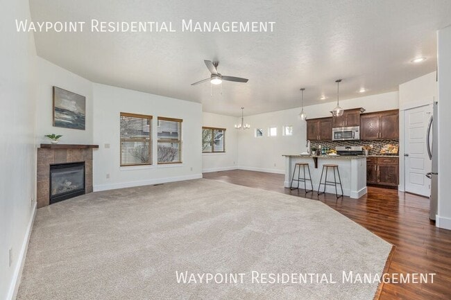 Building Photo - 2686 Vallin Ave N