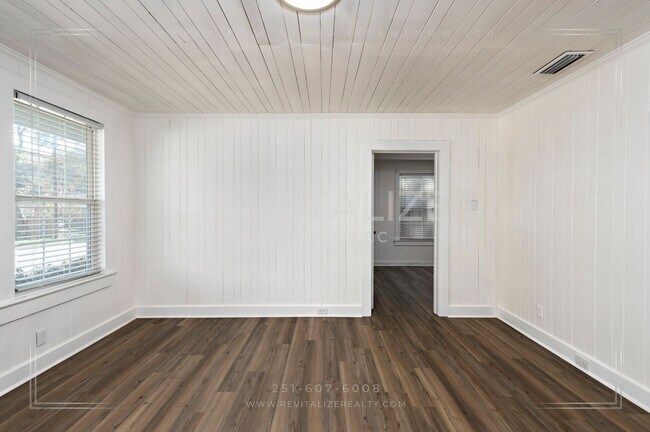 Foto del edificio - Adorable 3 Bed 2 Bath Cottage with Double ...