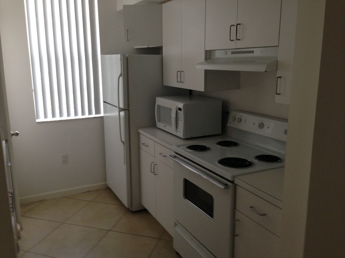 Foto principal - 2091 Renaissance Blvd