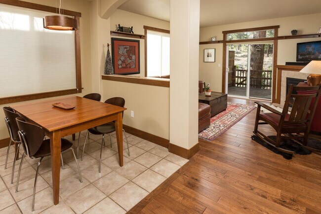 Foto del edificio - Charming Westside 2 Bed + Office | Trails, River Access & Minutes to Old Mill