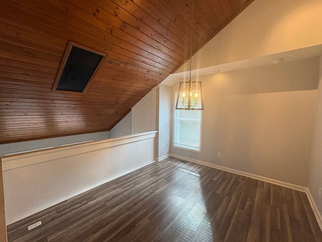 Foto del edificio - Charming 3 Bed, 2 Bath Tri-Level Home