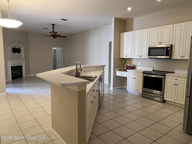 Foto del edificio - 943 Carriage Hill Rd