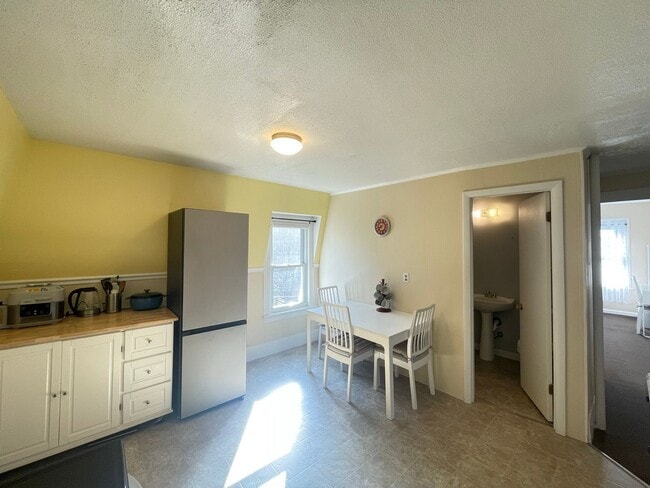 Building Photo - 60-62 Broadway