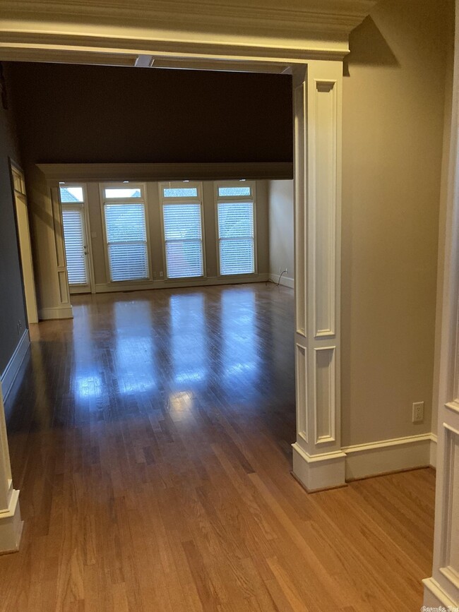 Building Photo - 113 Falata Cir
