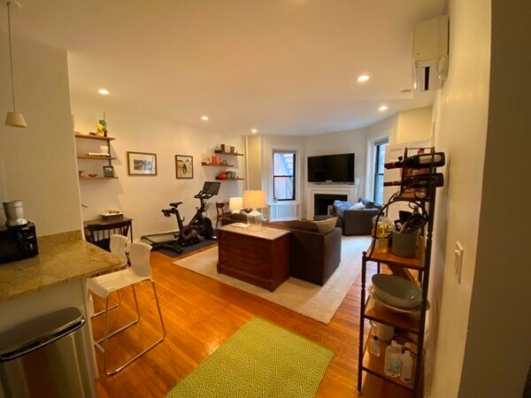 Foto del edificio - 169 Newbury St