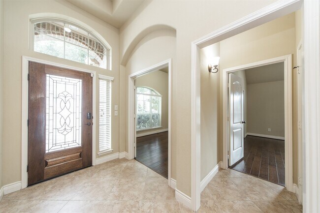Building Photo - 27106 Cross Pointe Ct