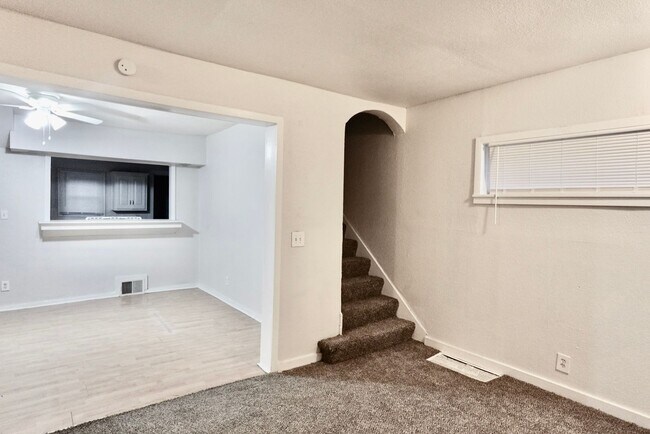 Building Photo - Amazing 3 Bedroom Home For Rent!