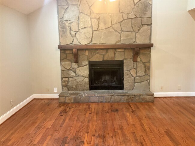 Building Photo - 4998 Sunshine Ct NW
