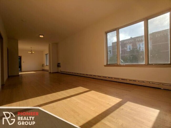 Foto del edificio - 5 bedroom in CHICAGO IL 60647