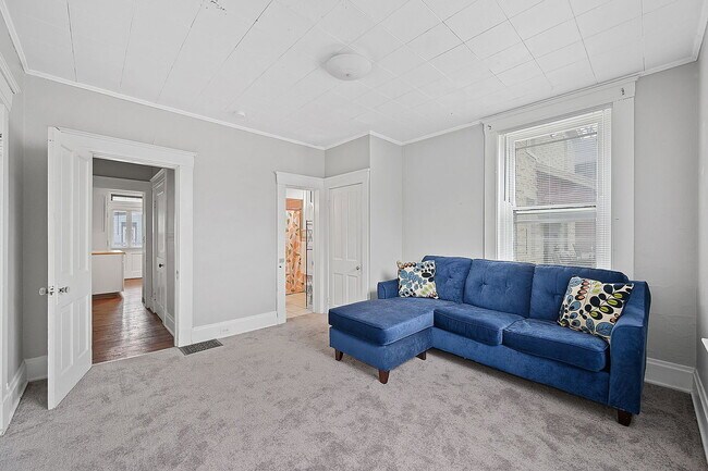 Building Photo - 2549 University Ct