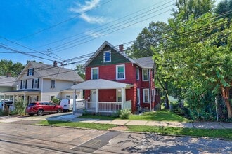 Building Photo - 62 Wood St