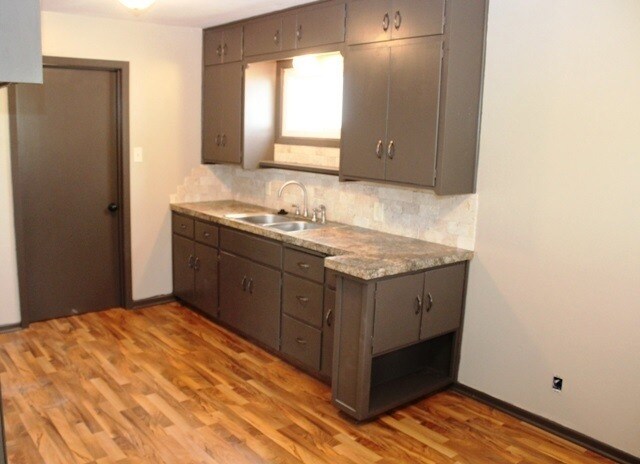 Foto del edificio - 1251 N Woodlawn Blvd