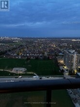 Building Photo - 448 Burnhamthorpe Rd W