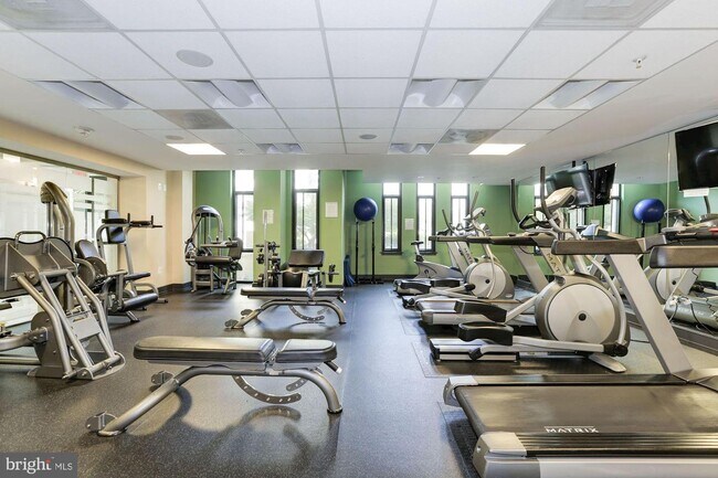 Foto del edificio - 4301 Military Rd NW