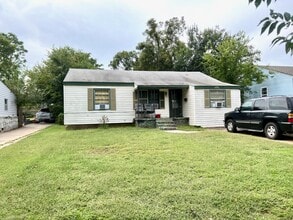 Building Photo - 2520 NW 41st St