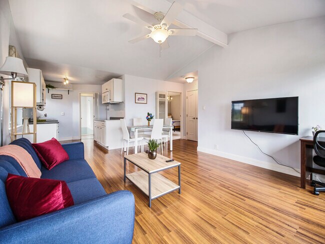 Foto del edificio - 300 Courtland Dr