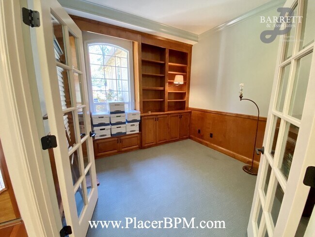 Foto del edificio - 23804 Lakeview Ct