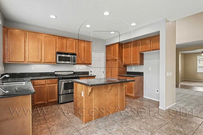 Foto del edificio - Inviting 4-Bed, 3-Bath Home In Sunny Winchester!