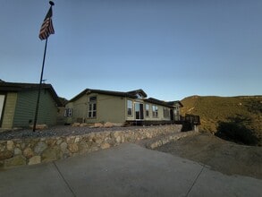 Building Photo - 2828 La Cresta Rd