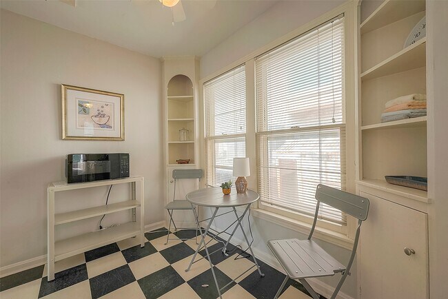 Foto del edificio - 1558 1/2 Castle Ct