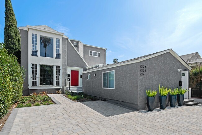 Building Photo - 2314 S Dunsmuir Ave