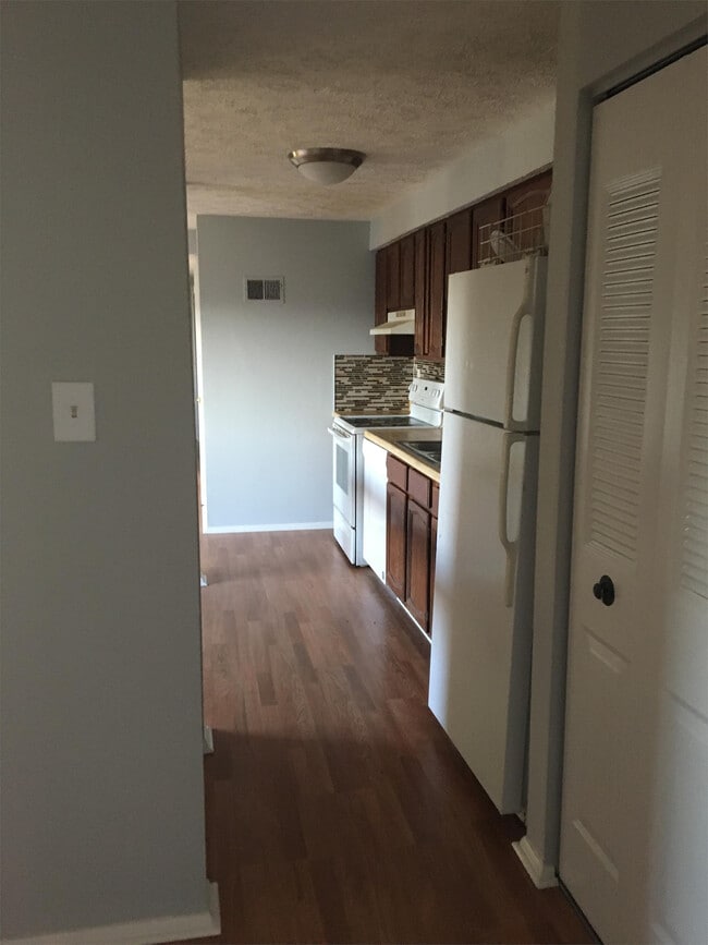 Building Photo - 750 Heather Ridge Dr