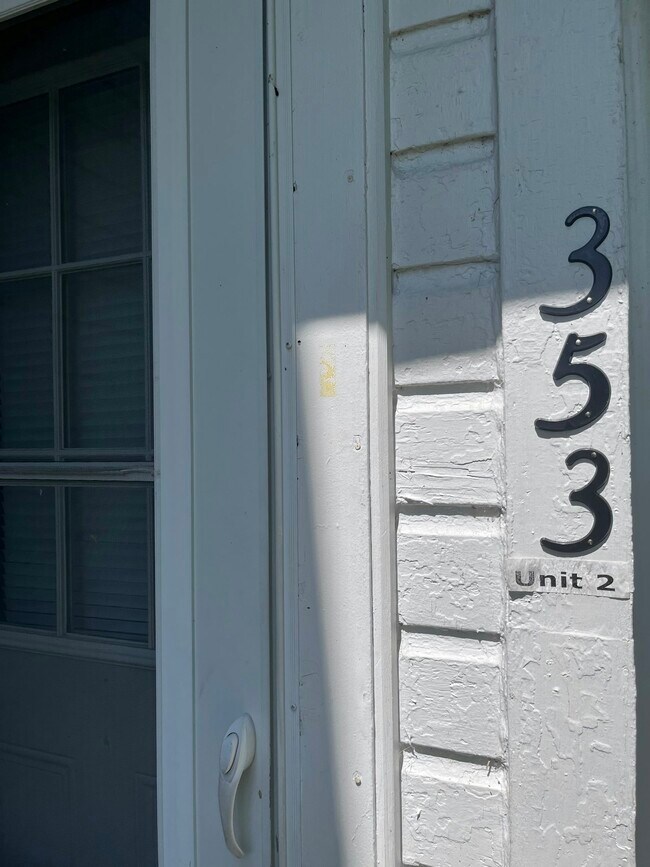 Foto del edificio - 353 Main Street, Unit #2