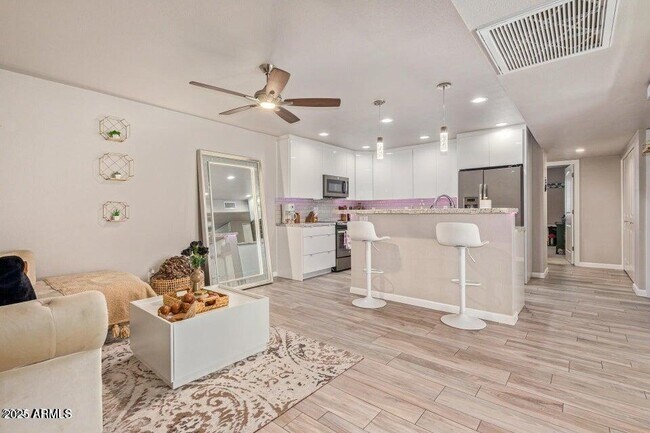 Foto del edificio - 5913 E Thomas Rd