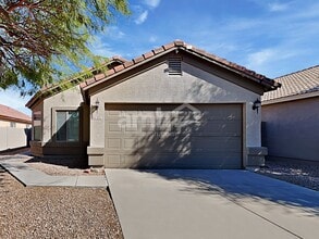 Building Photo - 1172 E Elm Rd