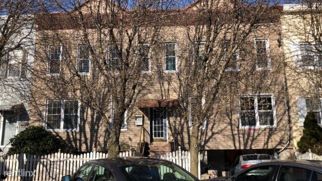 Building Photo - 79 E 25th St