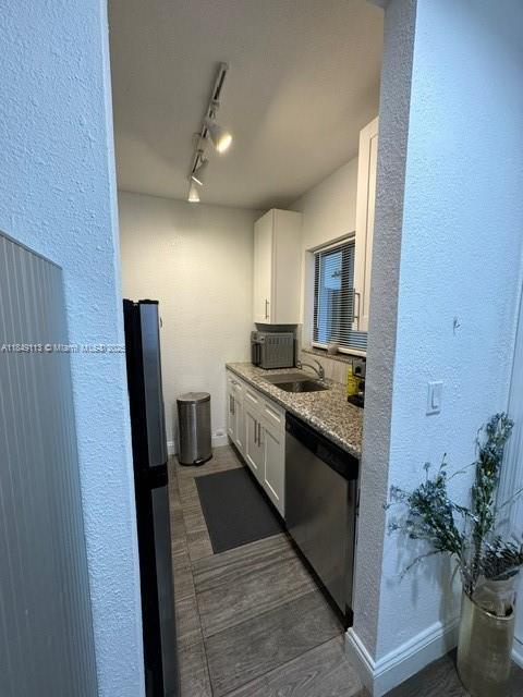 Foto del edificio - 560 NE 69th St