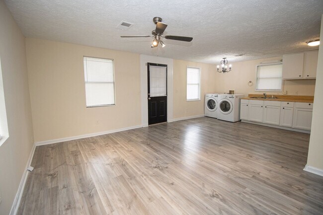 Foto del edificio - 1213 Suber St