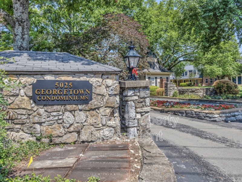 Foto principal - 5025 Hillsboro Pike