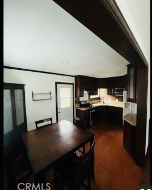 Foto del edificio - 8895 Bennett Ave