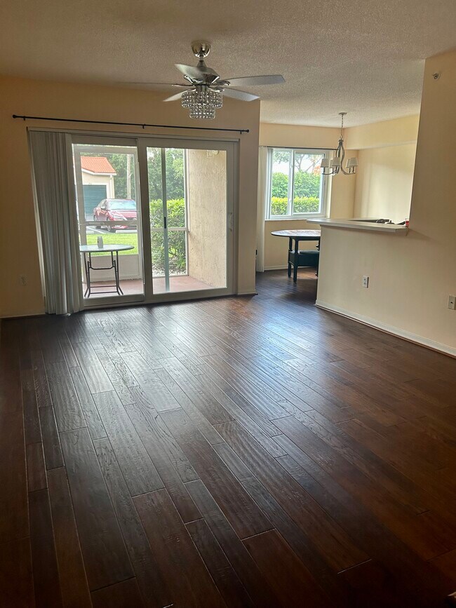 1570 S 42ND Cir Unit 103, Vero Beach, FL 32967 Condo for Rent in Vero Beach, FL