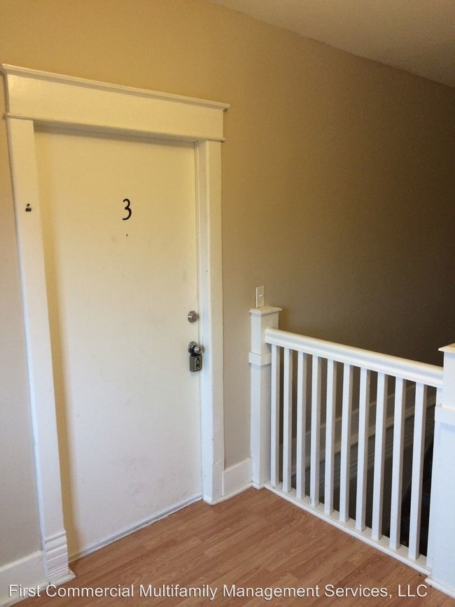 Building Photo - 2 br, 1 bath Apartment - 1402 E Lincoln