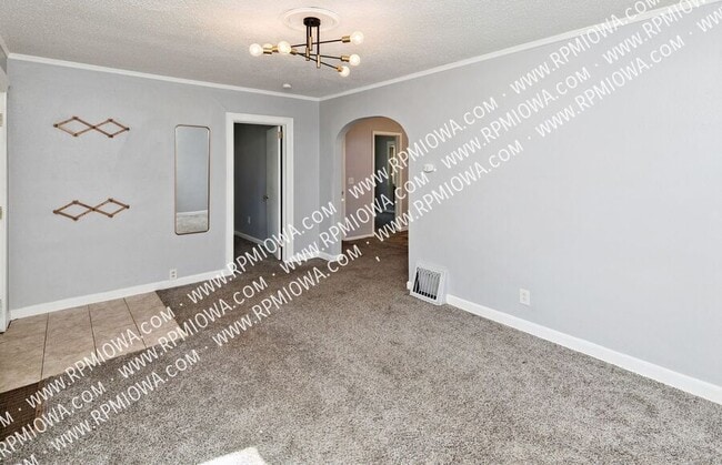 Building Photo - 713 Maxwelton Dr