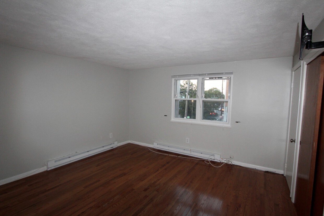 627 Beach St, Revere, MA 02151 Apartments in Revere, MA