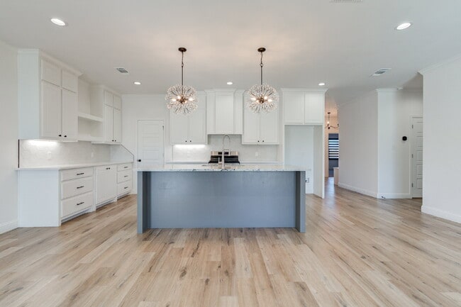 Building Photo - Custom built home in West Lubbock