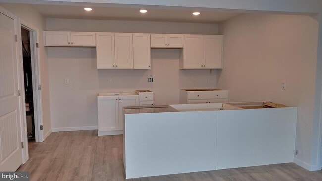 Building Photo - 1000 COLBY Ln