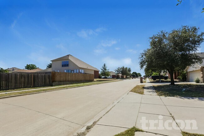 Foto del edificio - 1124 Mustang Ridge Dr