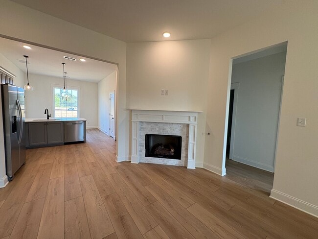 Building Photo - 486 Sunflower St