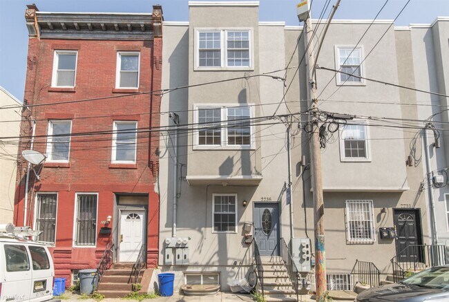 Foto del edificio - 4 br, 2 bath Duplex - 2235 N CAMAC ST Unit 1